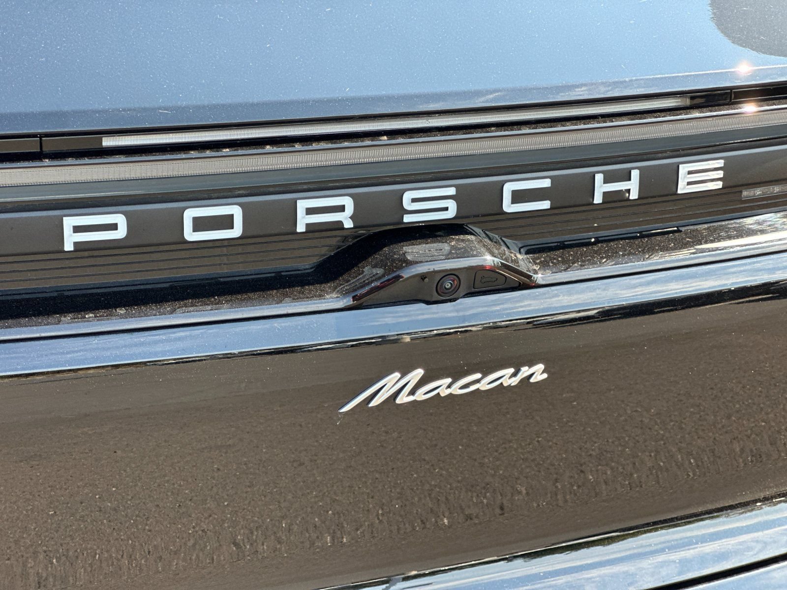New 2026 Porsche Macan Electric RWD image 28