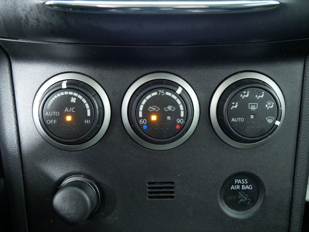 Used 2011 Nissan Rogue SV w/ SL Pkg image 24