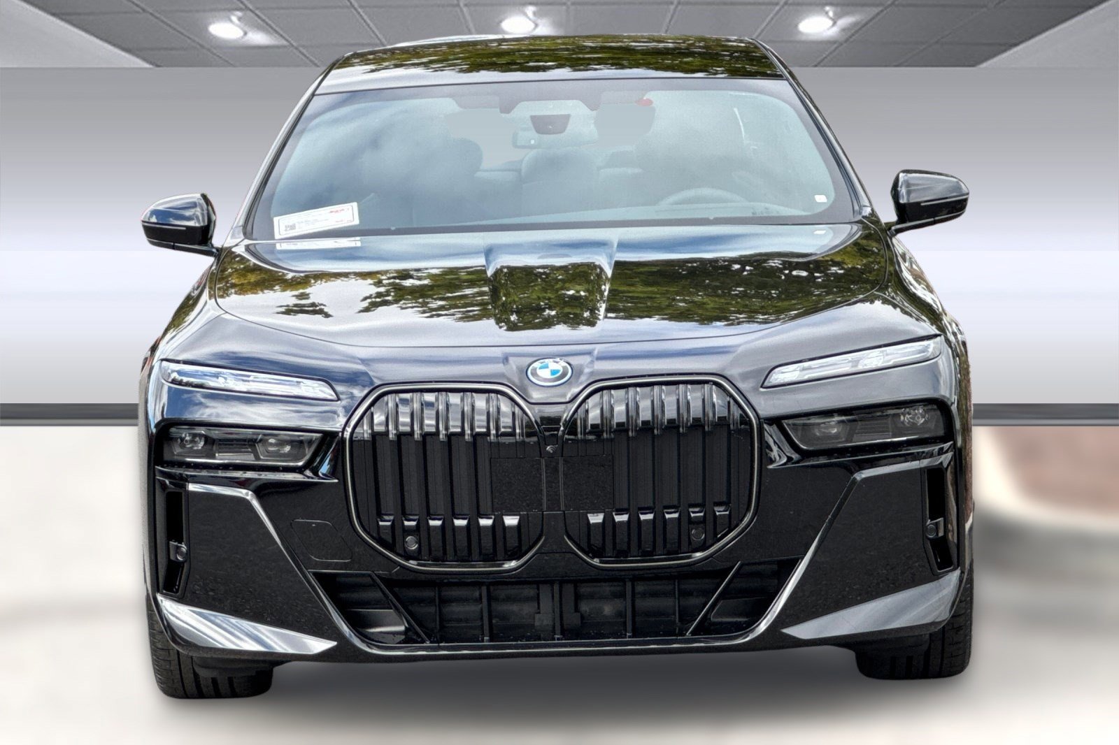 New 2026 BMW 750e xDrive w/ Executive Package image 5