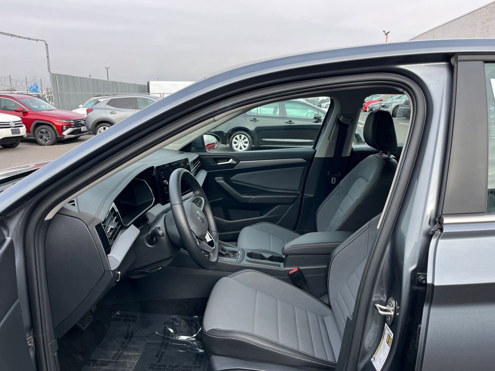 Used 2025 Volkswagen Jetta SE image 26