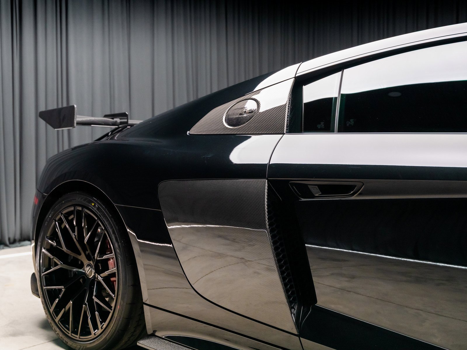 Used 2017 Audi R8 V10 plus image 3