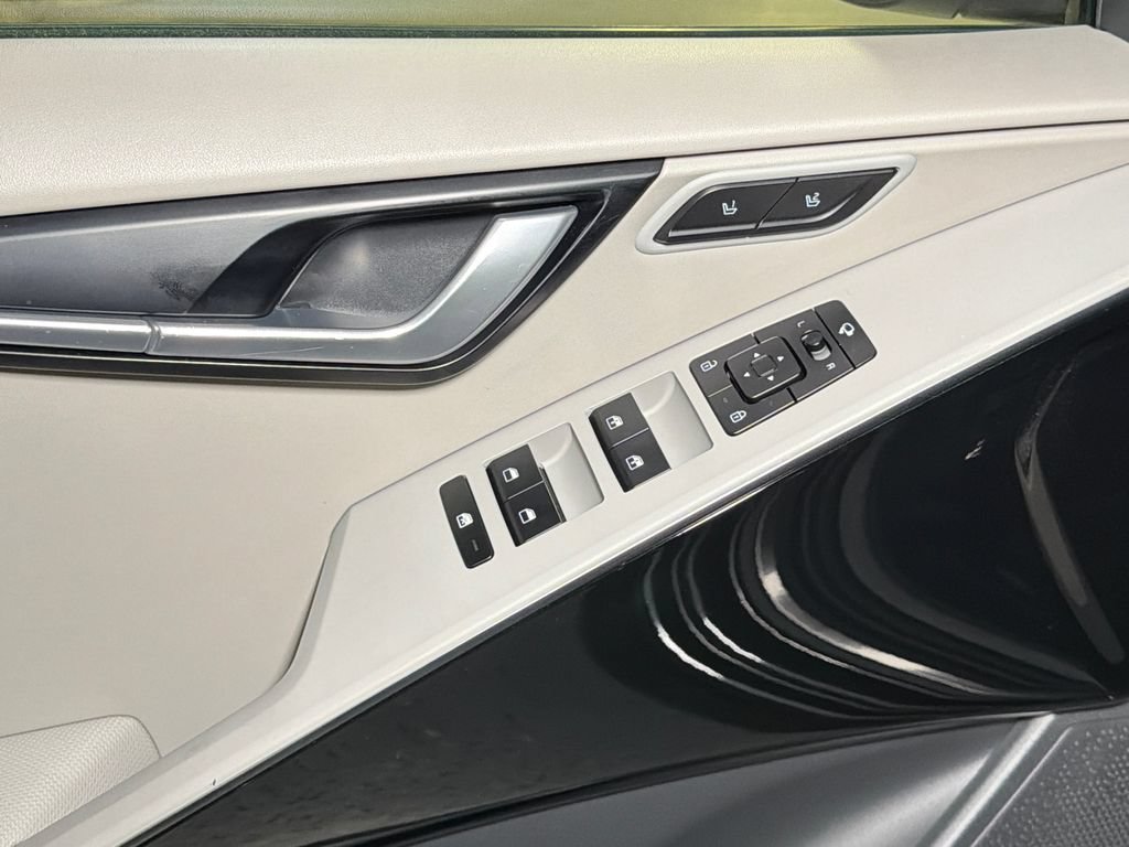 Certified 2023 Kia Niro Wave FWD image 23