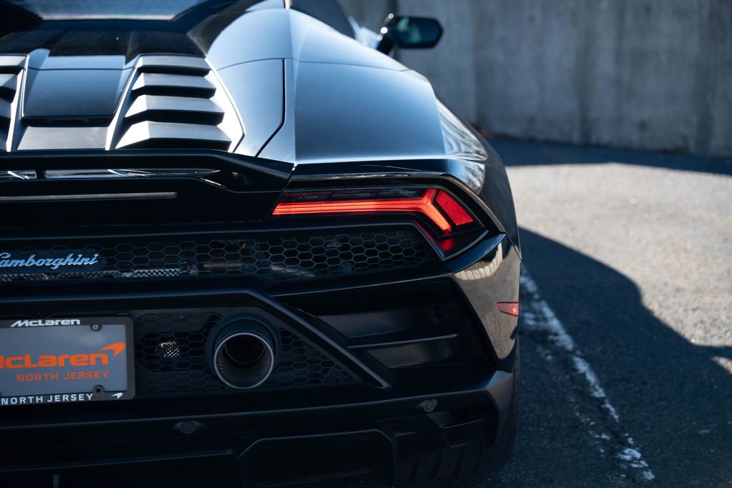 Used 2021 Lamborghini Huracan EVO RWD image 26