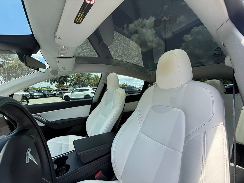 Used 2022 Tesla Model Y Long Range AWD/4WD image 21