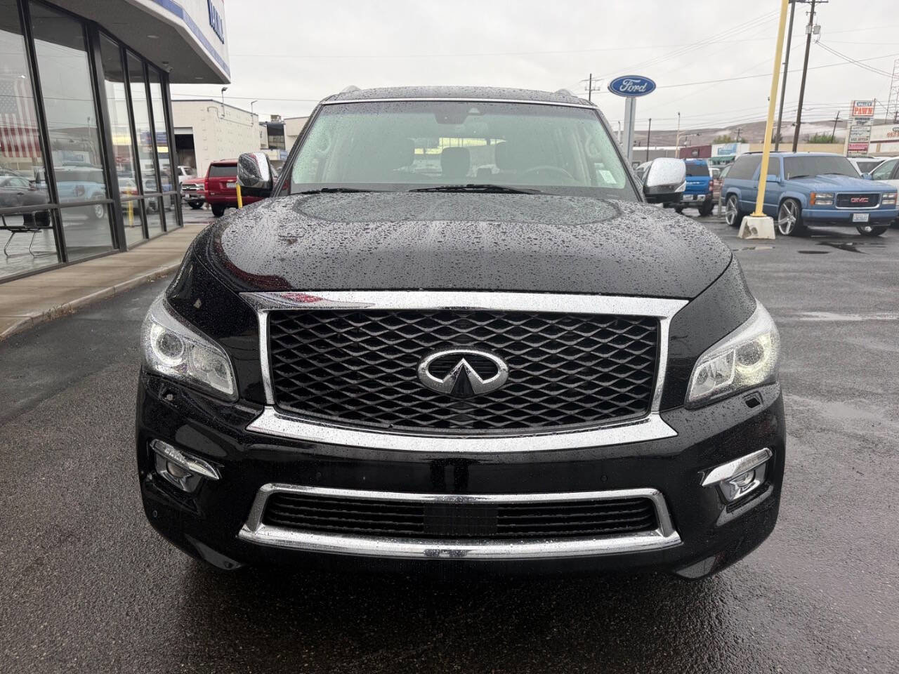 Used 2017 INFINITI QX80 4WD w/ Deluxe Technology Package image 2