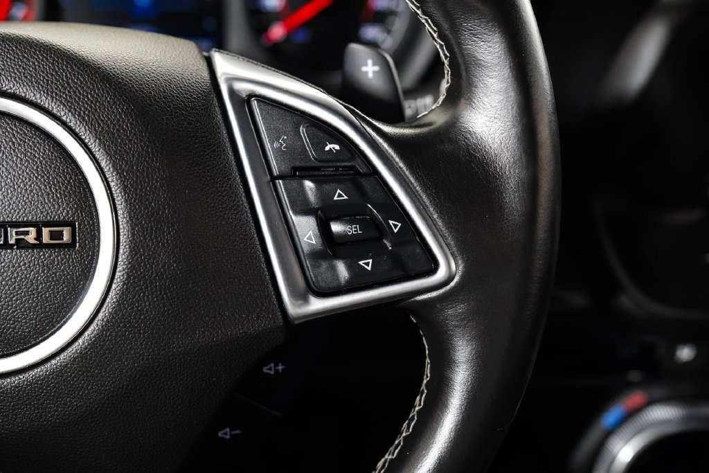 Used 2020 Chevrolet Camaro LT RWD image 15