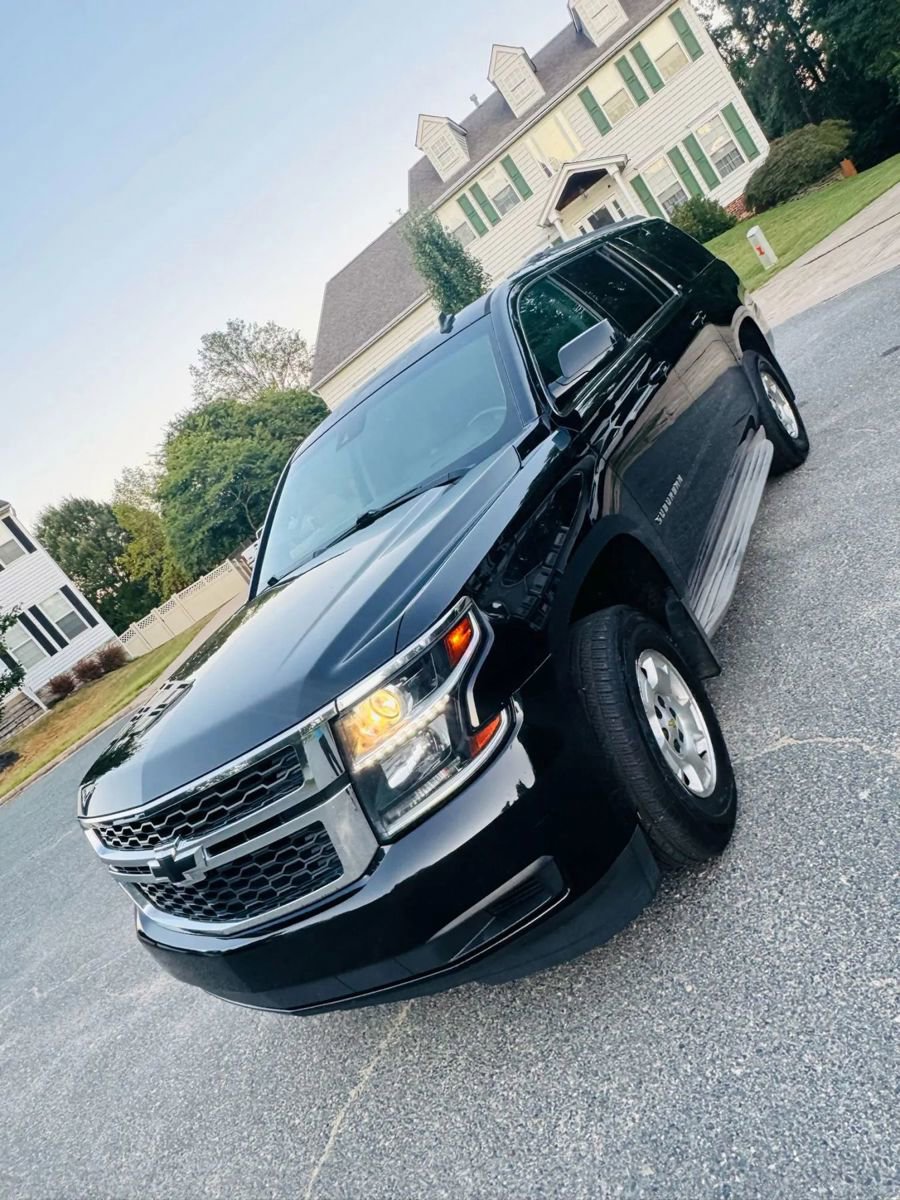 Used 2015 Chevrolet Suburban LT image 2