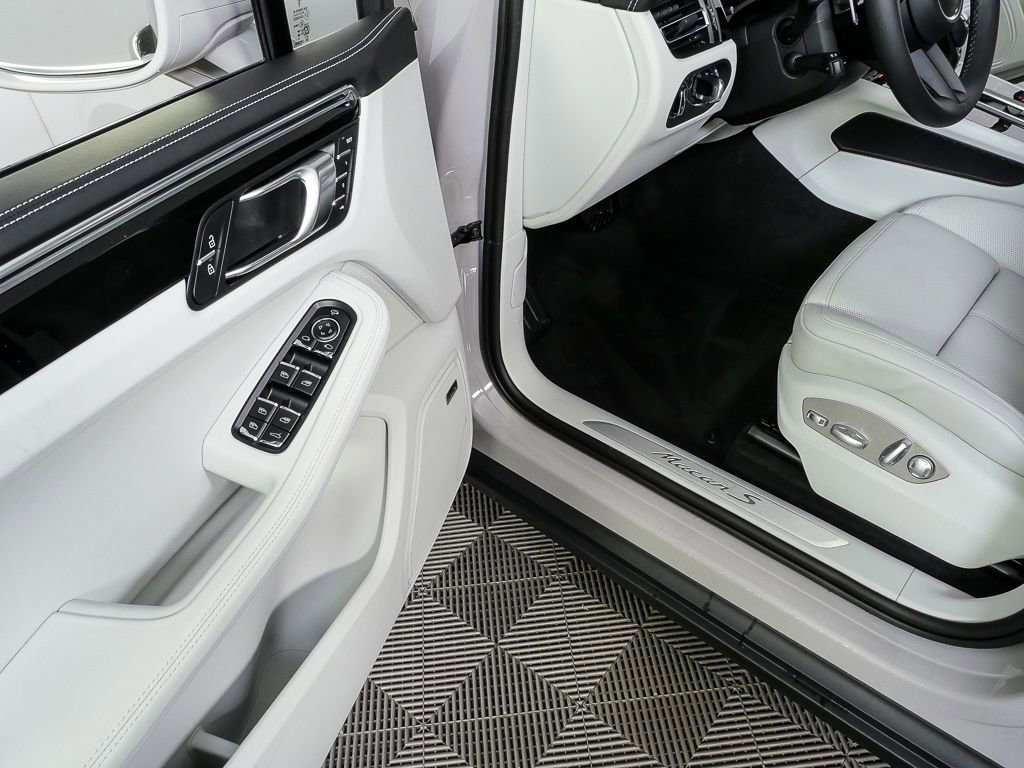 New 2026 Porsche Macan S AWD/4WD image 8