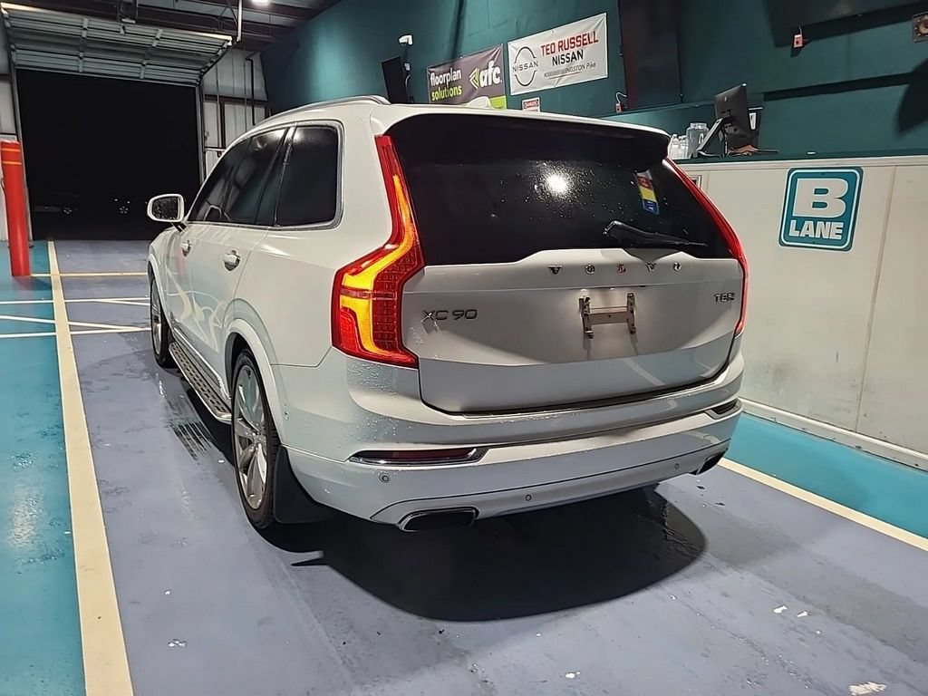 Used 2016 Volvo XC90 T8 Inscription w/ Vision Package AWD/4WD image 3