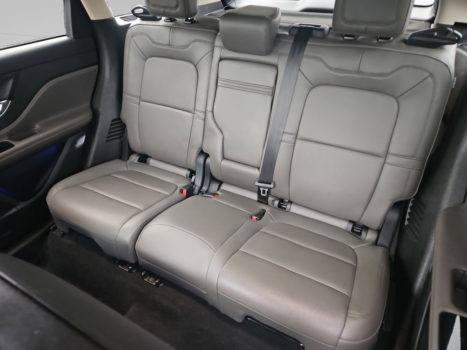 Certified 2024 Lincoln Corsair Reserve w/ Jet Appearance Package image 13