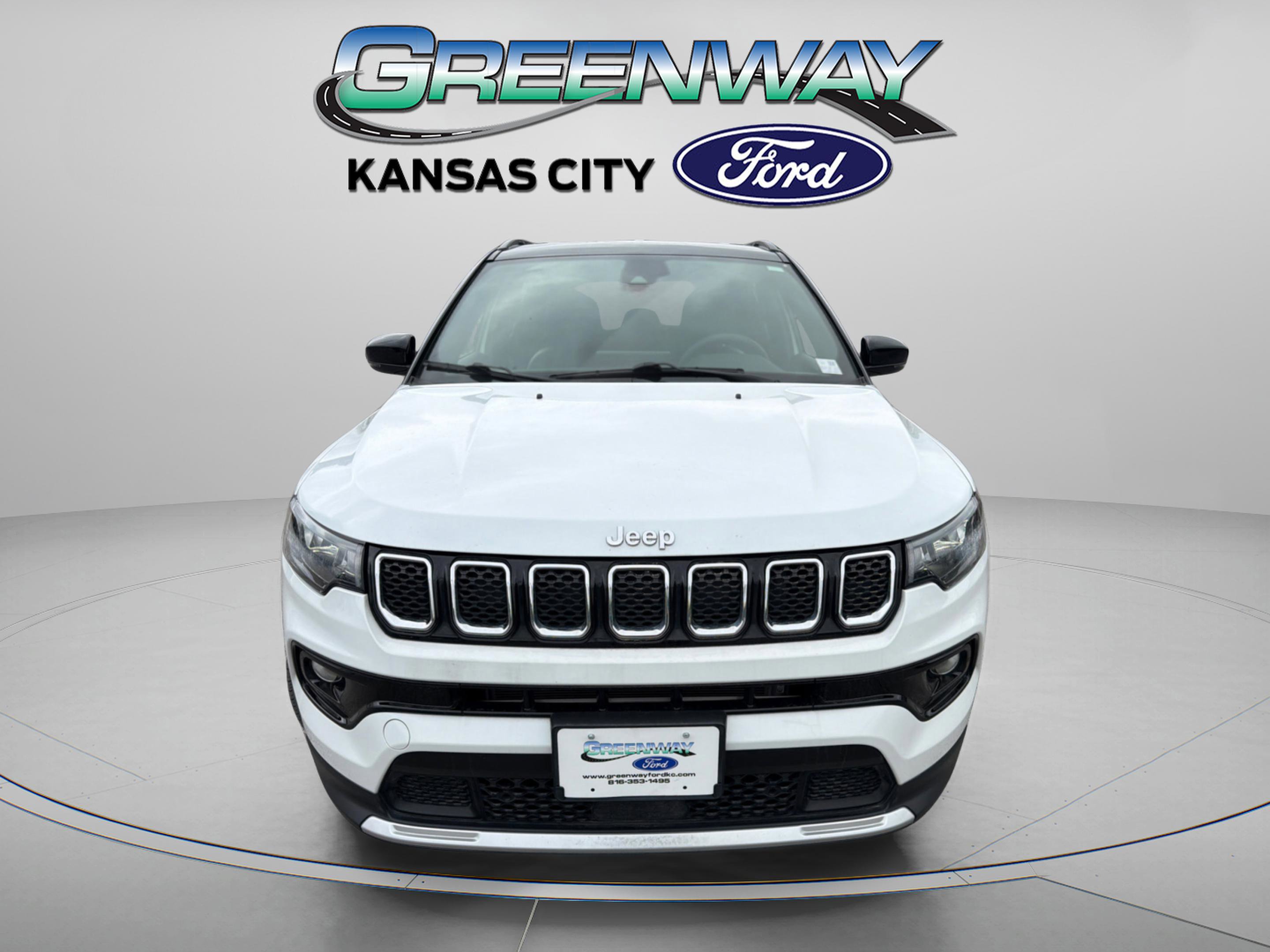 Used 2024 Jeep Compass Limited AWD/4WD image 2