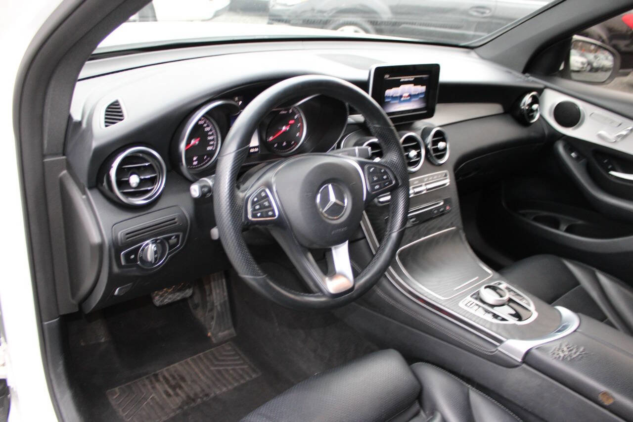 Used 2019 Mercedes-Benz GLC 300 GLC 300 4MATIC AWD 4dr SUV image 13
