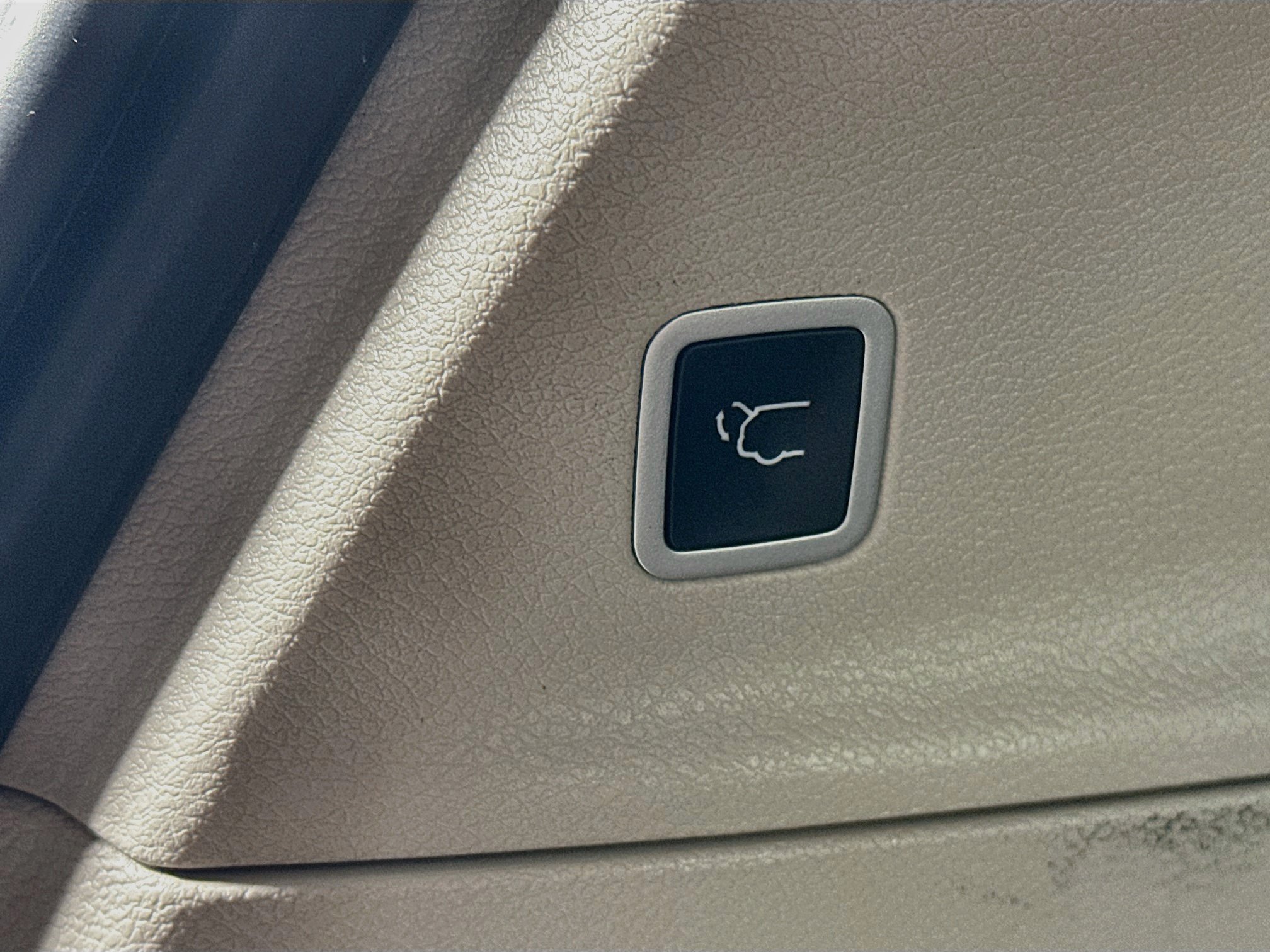 Used 2024 Chrysler Pacifica Touring-L FWD image 30