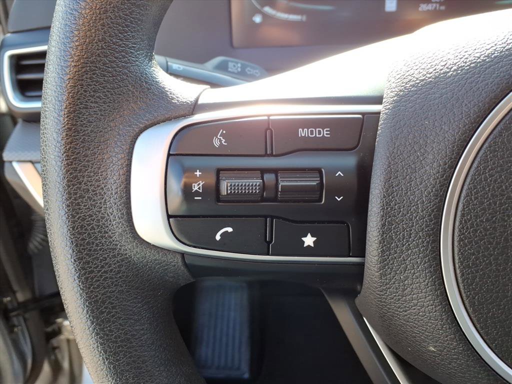 Used 2025 Kia Sportage LX image 19