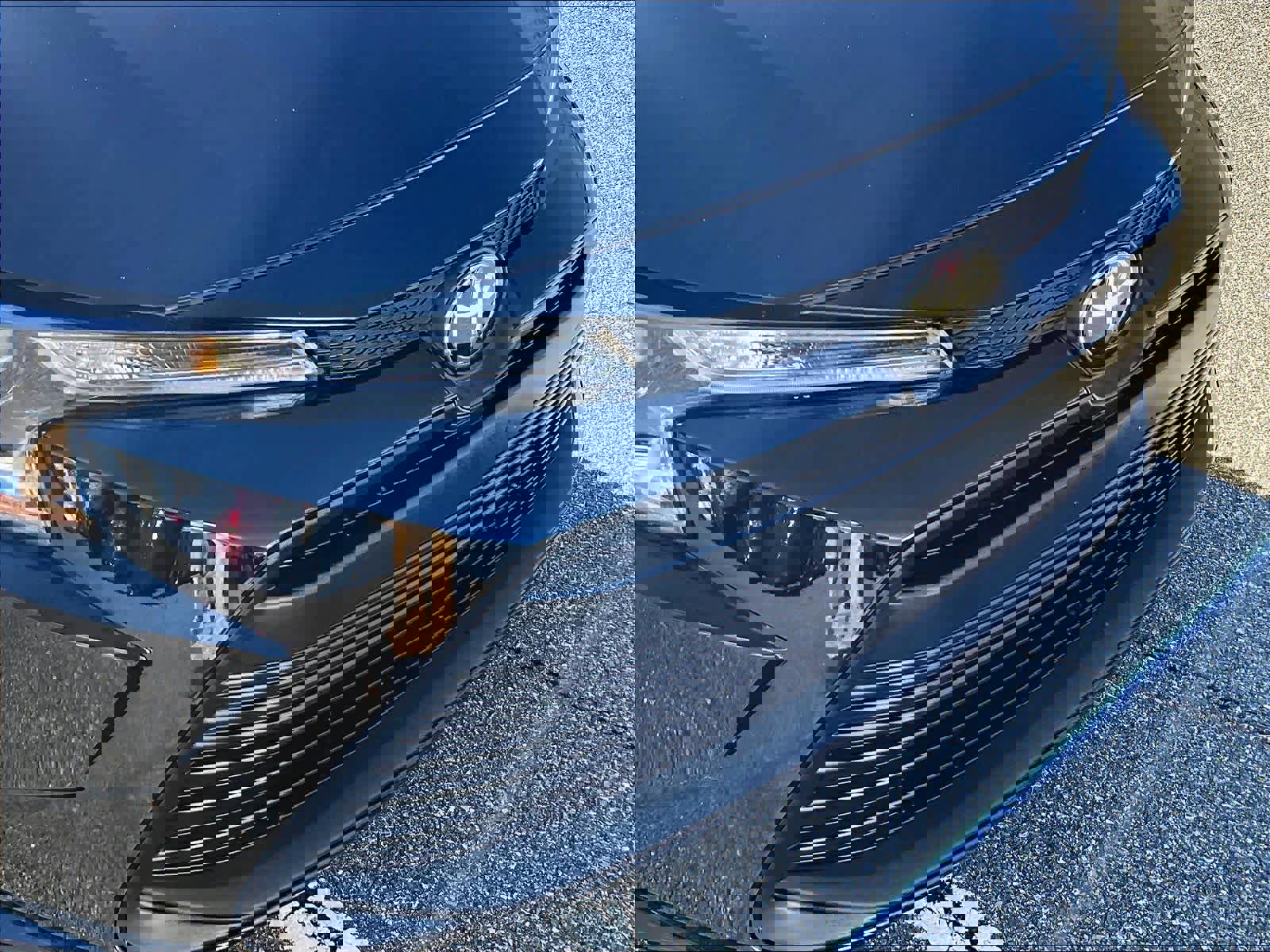 Used 2023 Toyota Corolla LE image 32