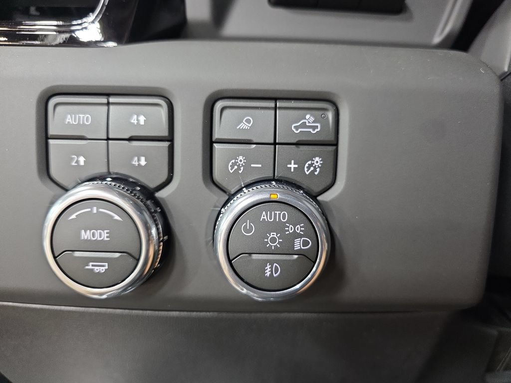 New 2026 GMC Sierra 3500 AT4 w/ Technology Package AWD/4WD image 27