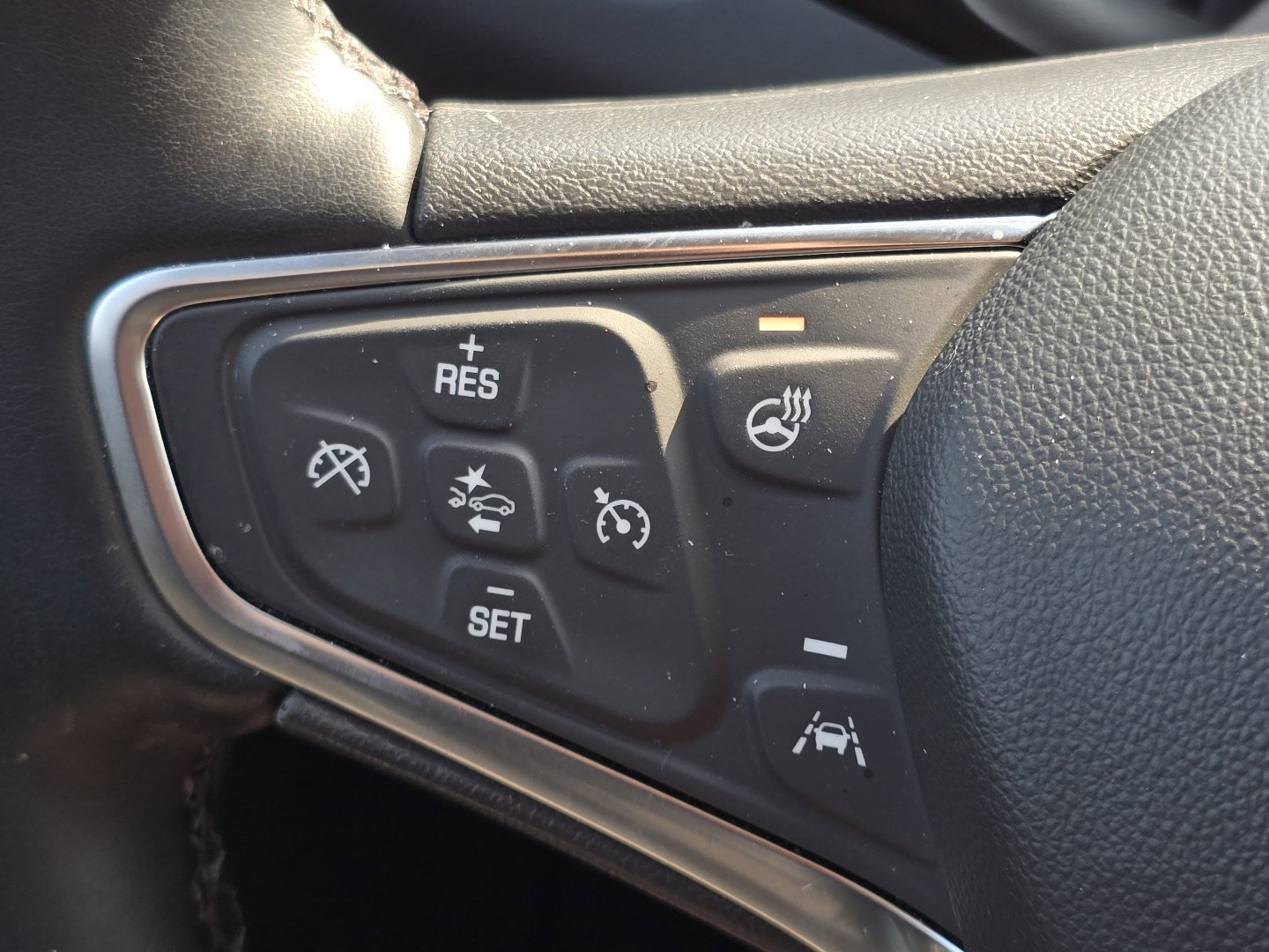 Used 2024 Chevrolet Equinox Premier image 11