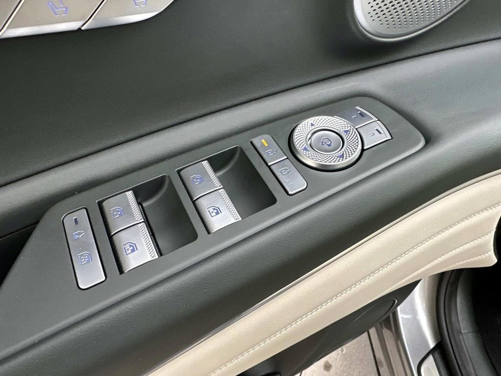 Used 2025 Genesis GV80 3.5T Prestige image 12