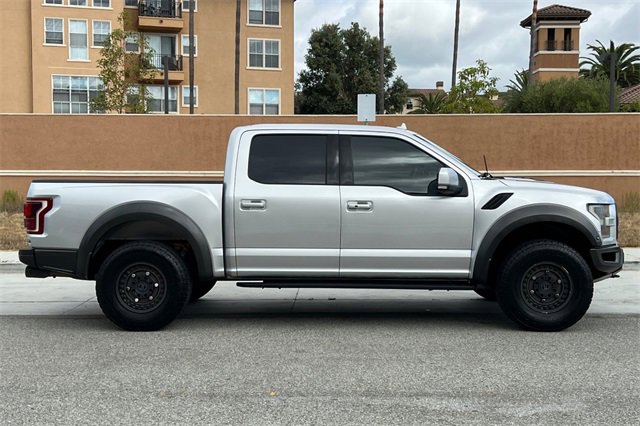 Used 2019 Ford F150 Raptor w/ Equipment Group 802A Luxury image 3
