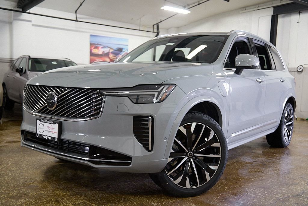 New 2026 Volvo XC90 T8 Plus w/ Protection Package image 2
