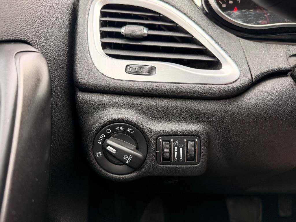 Used 2016 Dodge Dart Limited FWD image 10
