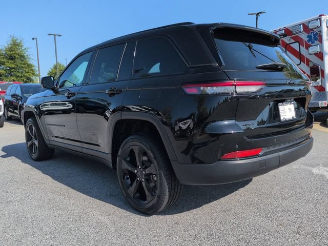 Used 2023 Jeep Grand Cherokee Altitude AWD/4WD image 6