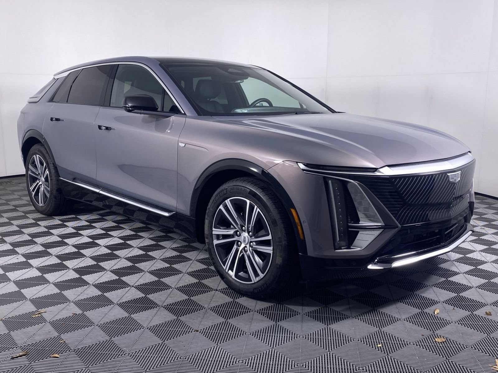 Certified 2024 Cadillac Lyriq Luxury AWD/4WD image 20