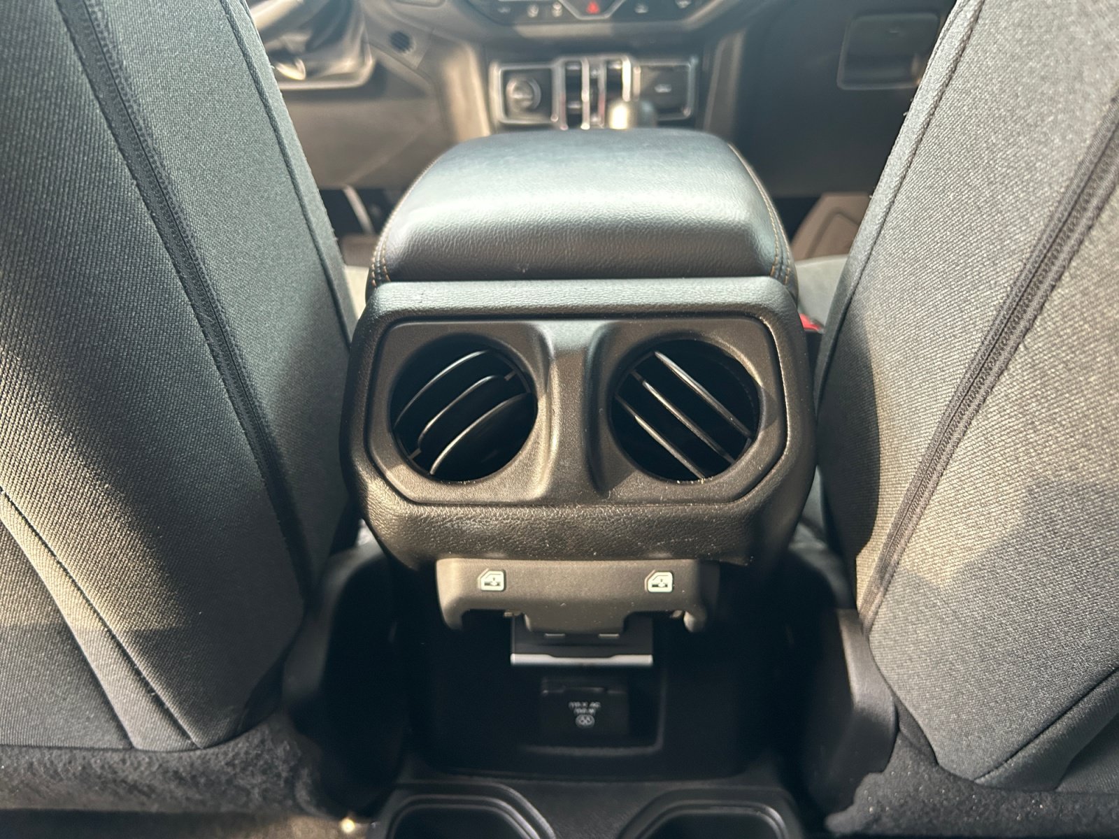 Used 2024 Jeep Wrangler Unlimited Sahara AWD/4WD image 29