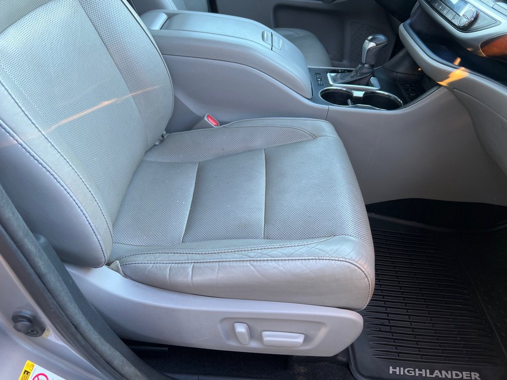 Used 2015 Toyota Highlander Limited image 15
