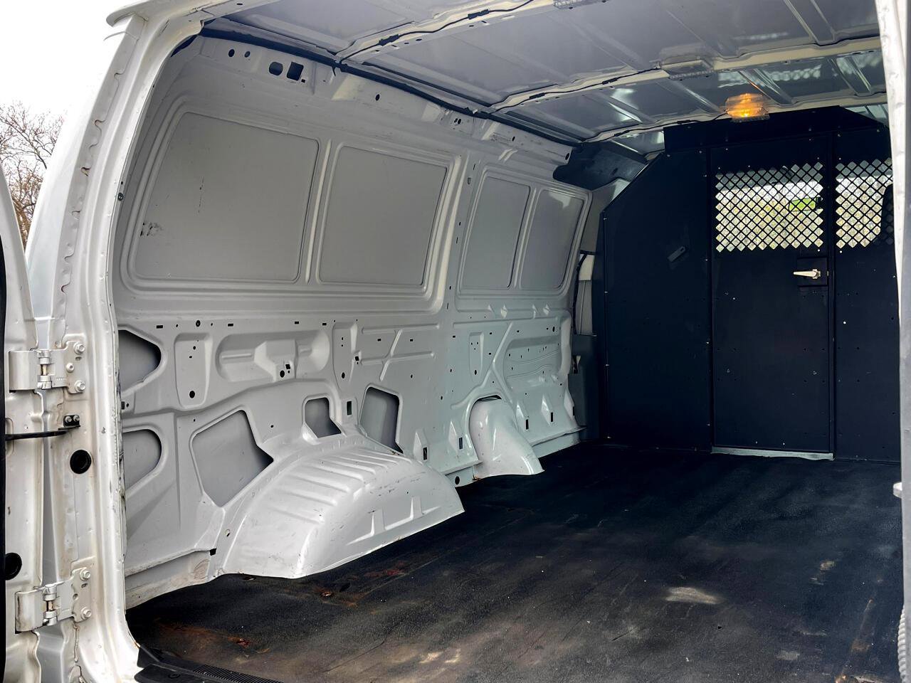 Used 2013 Ford E-150 and Econoline 150 image 24