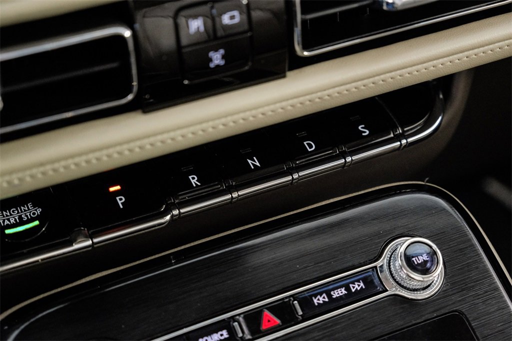 Used 2023 Lincoln Nautilus Reserve image 30