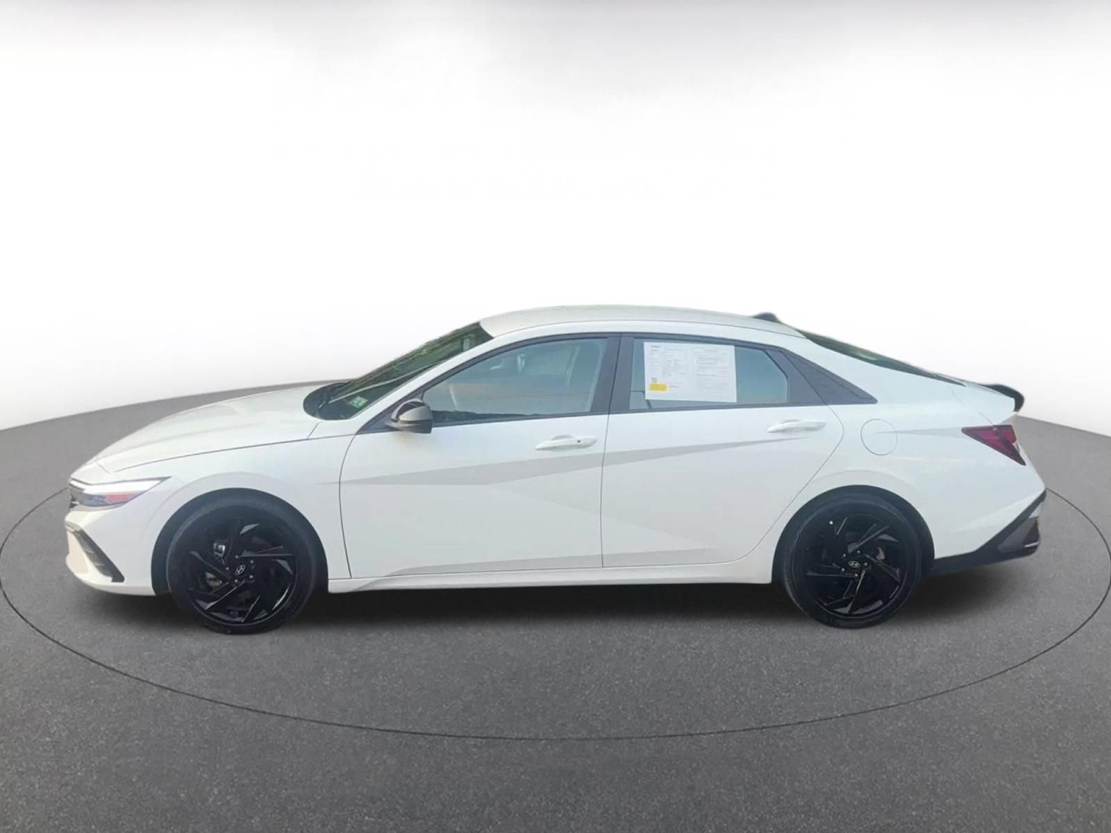 Used 2026 Hyundai Elantra Sport FWD image 8
