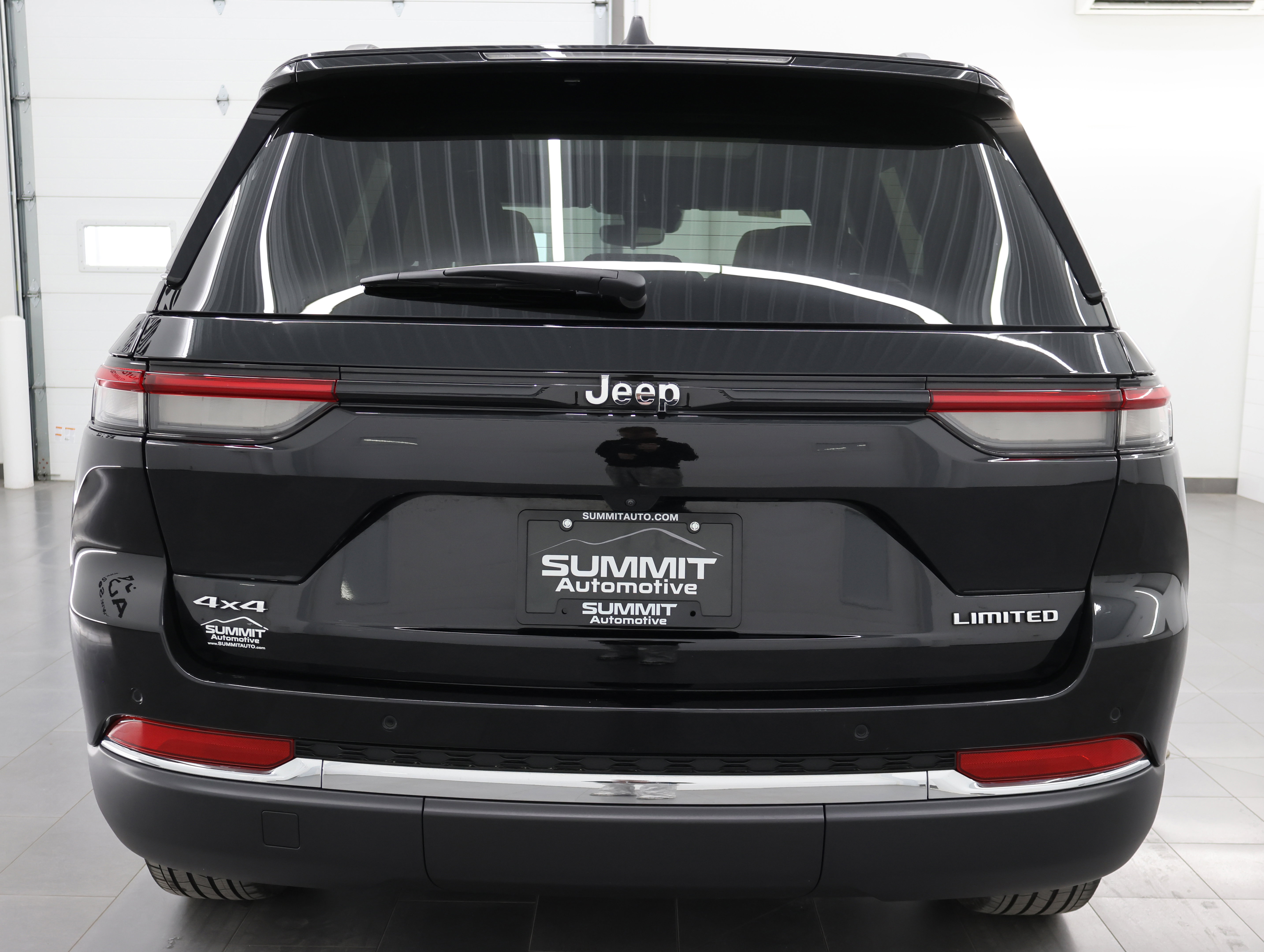 Used 2023 Jeep Grand Cherokee Limited image 26