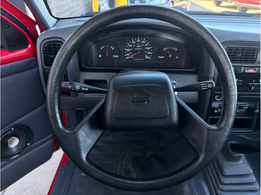 Used 1995 Nissan Pickup 2WD Regular Cab image 14