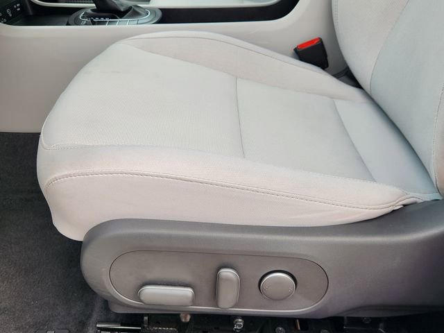 Used 2025 Hyundai Kona SEL image 23