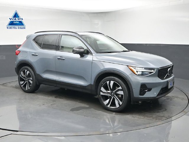Used 2023 Volvo XC40 B5 Ultimate w/ Climate Package