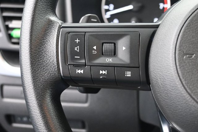 Used 2024 Nissan Rogue S AWD/4WD image 29