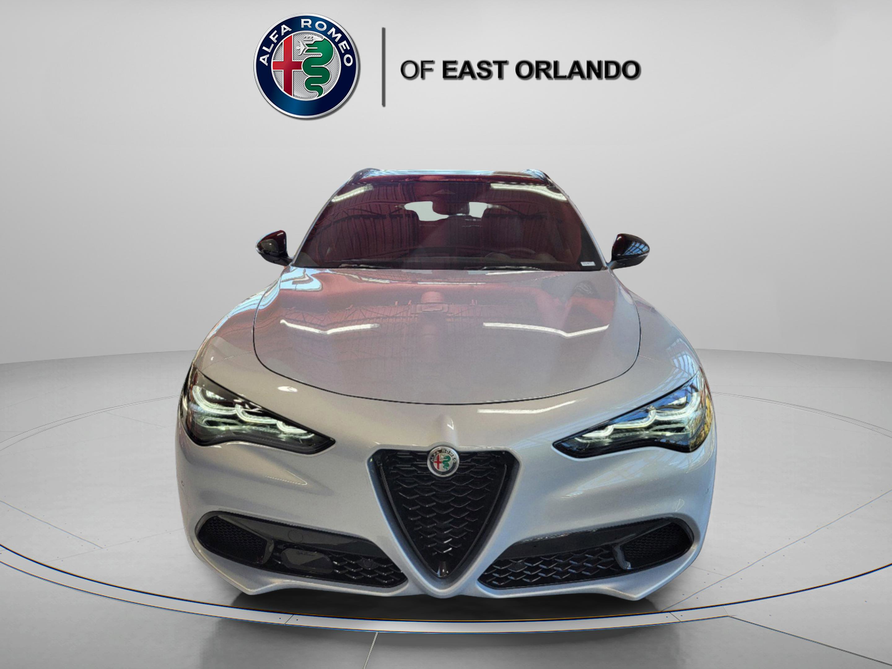New 2025 Alfa Romeo Stelvio Sprint image 2