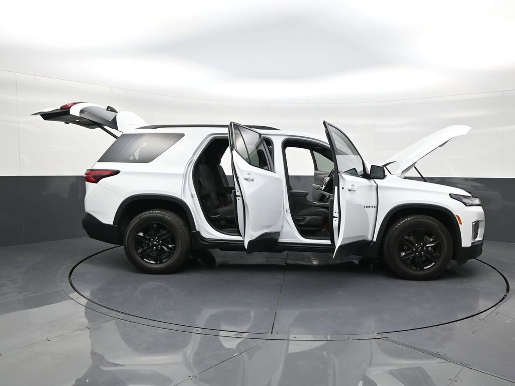 Used 2022 Chevrolet Traverse LT image 29