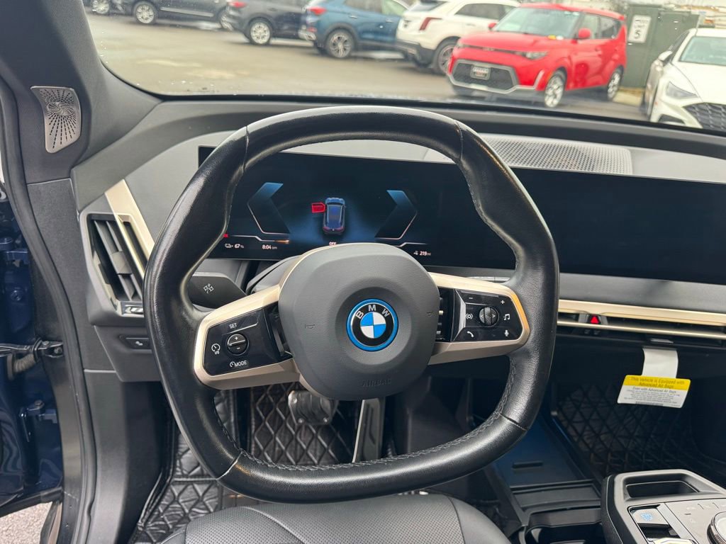 Used 2022 BMW iX xDrive50 w/ Premium Package image 12
