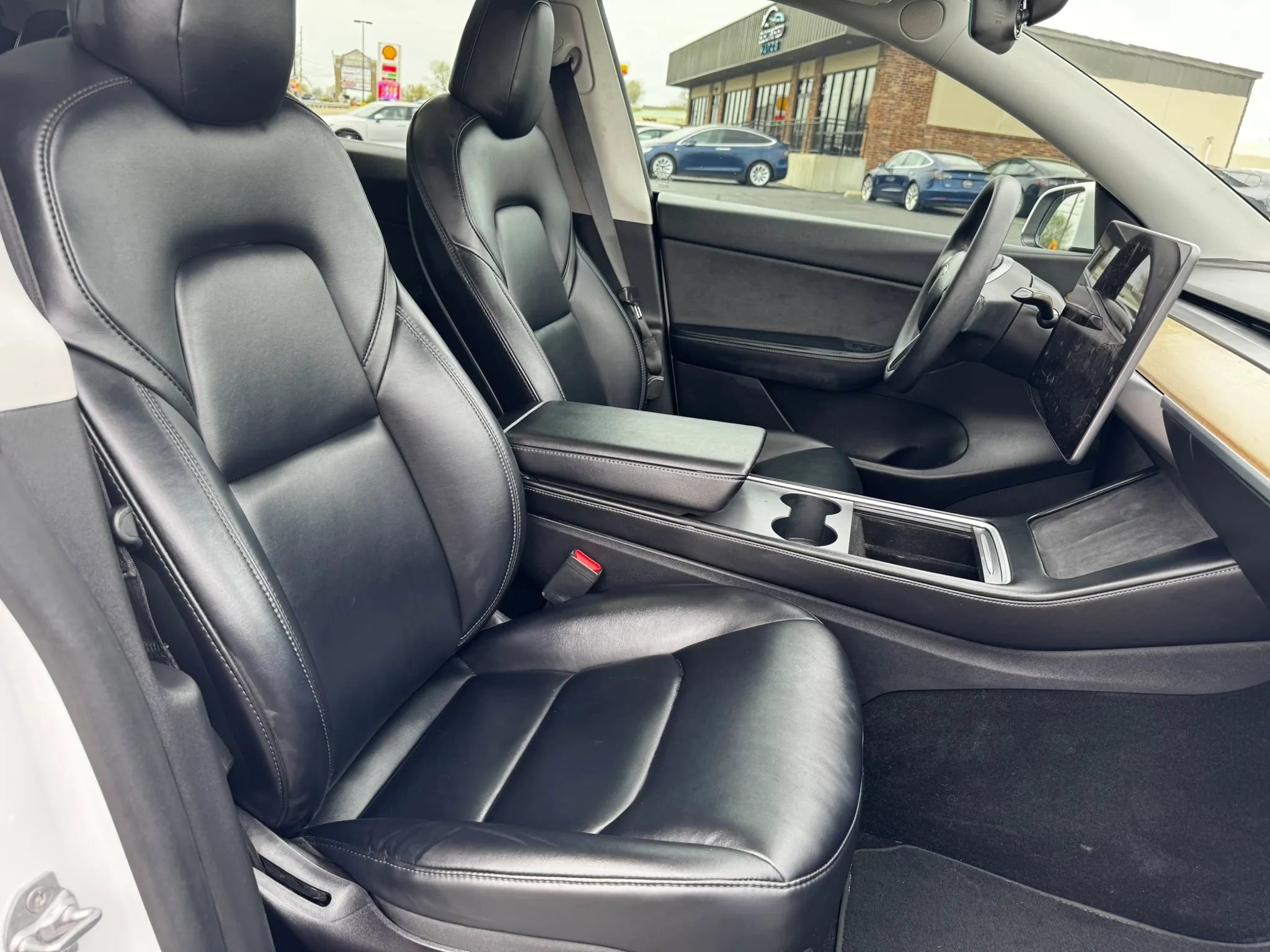 Used 2021 Tesla Model Y Long Range AWD/4WD image 7