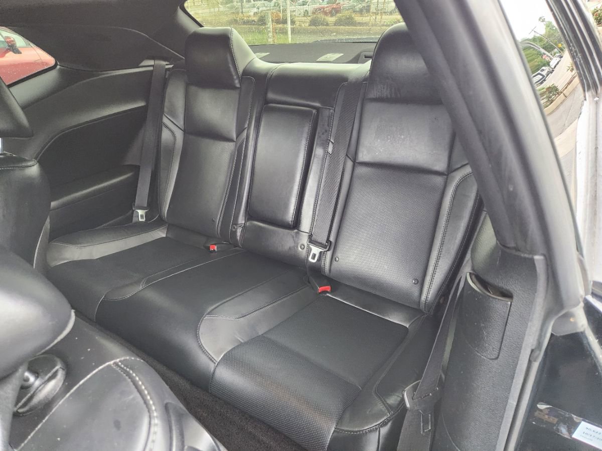 Used 2015 Dodge Challenger SXT Plus RWD image 10