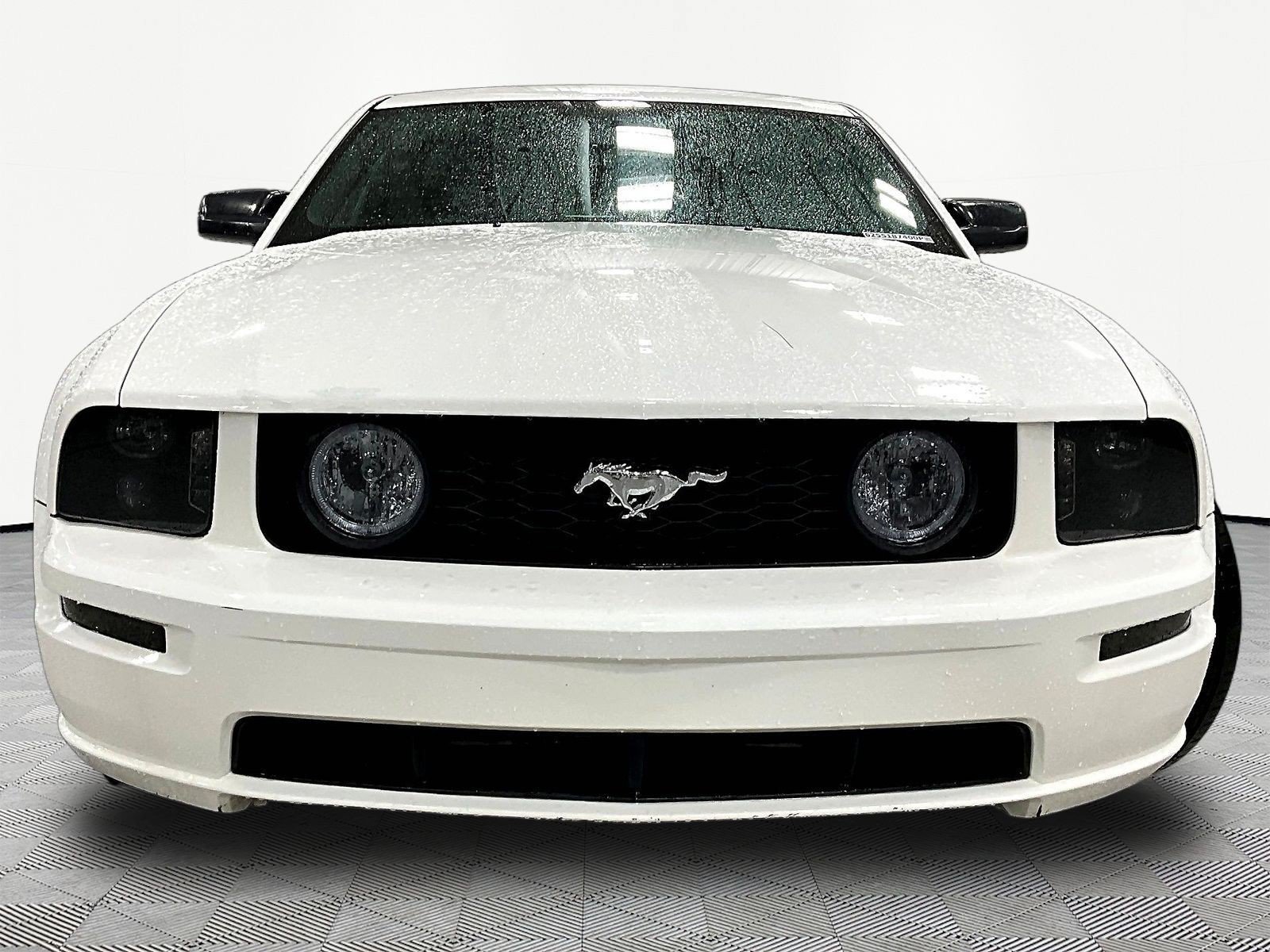 Used 2005 Ford Mustang GT RWD image 2