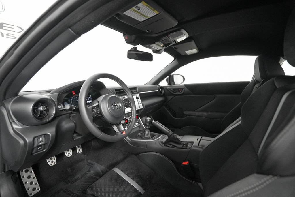 Used 2025 Toyota GR86 Premium RWD image 10