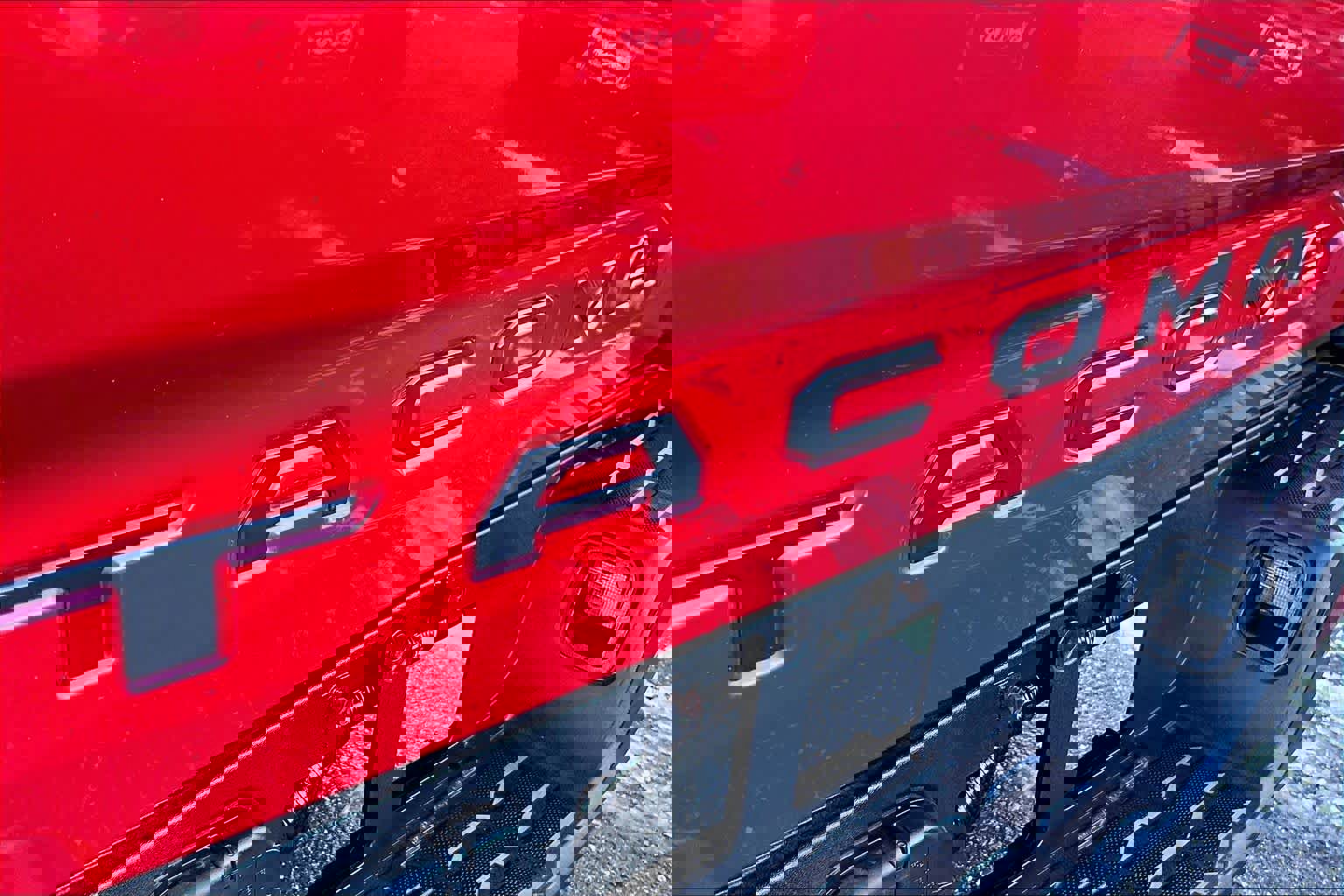 Certified 2017 Toyota Tacoma TRD Sport image 9