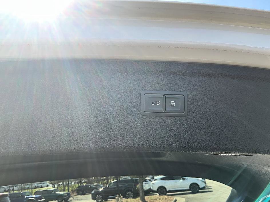 Used 2025 Audi Q5 e Premium image 29