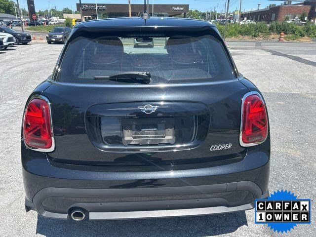Used 2023 MINI Cooper 4-Door Hardtop w/ Signature Upholstery Package FWD image 6