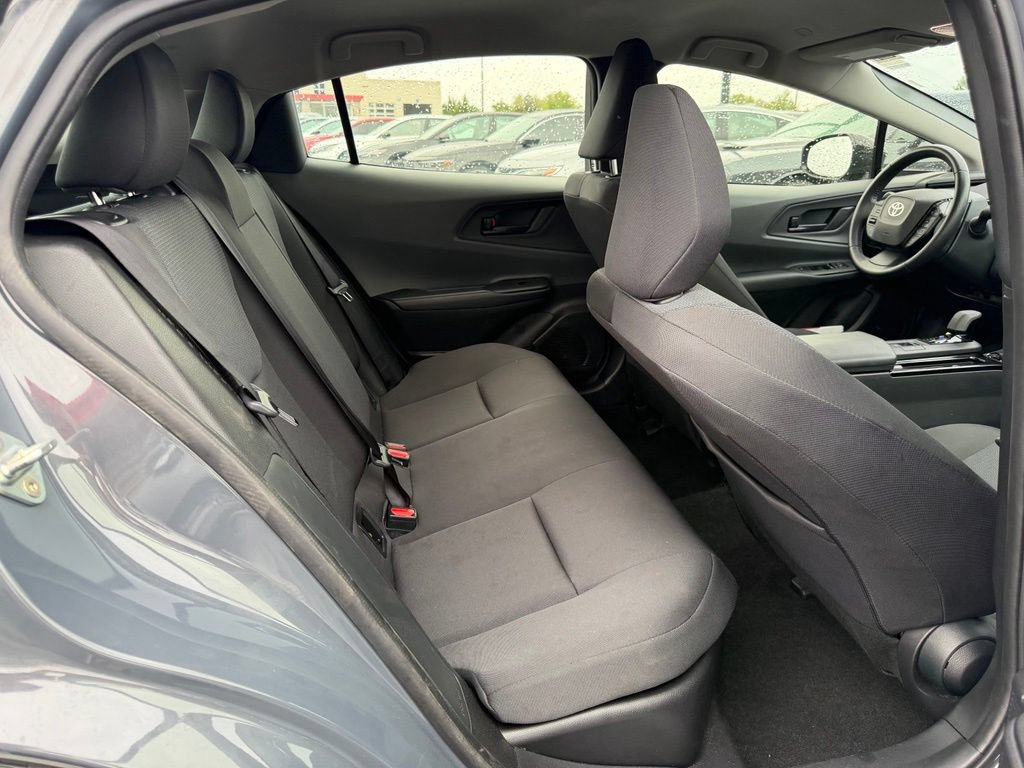 Used 2025 Toyota Prius LE FWD image 10