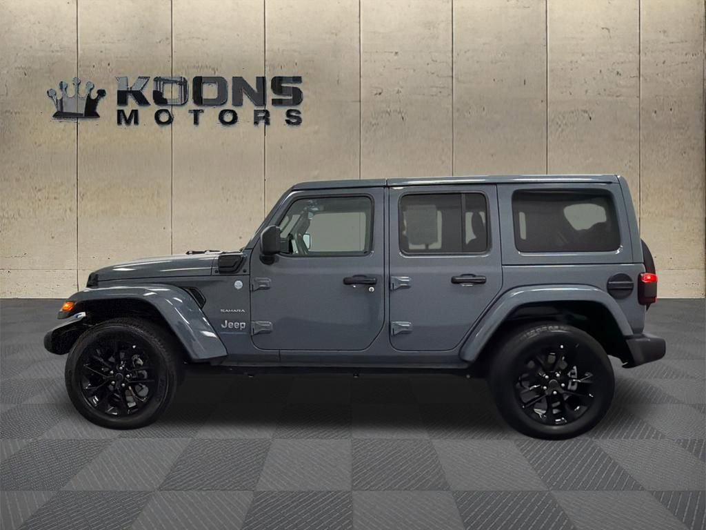 Used 2024 Jeep Wrangler Unlimited Sahara AWD/4WD image 3