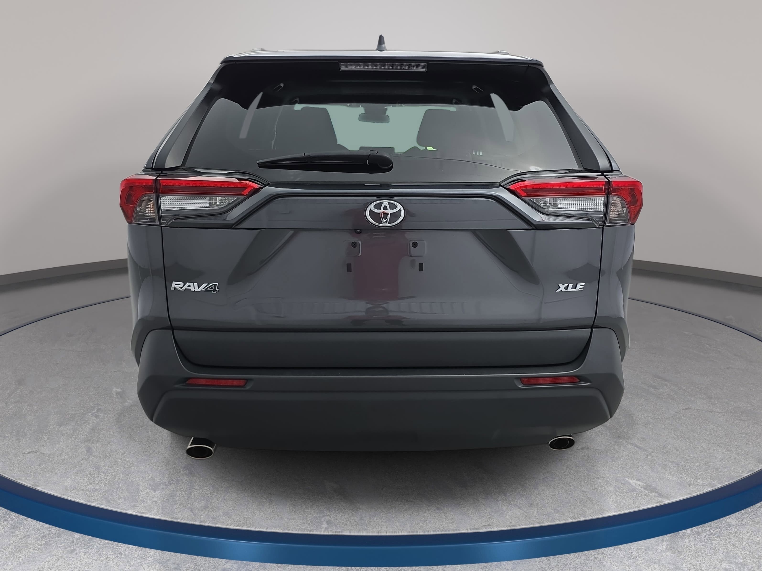 Used 2023 Toyota RAV4 XLE w/ Convenience Package FWD image 6